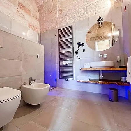 Dimora Bianca Luxury 5* كونفيرسانو