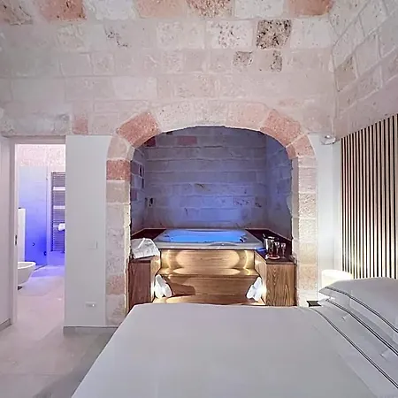 Dimora Bianca Luxury 5* كونفيرسانو